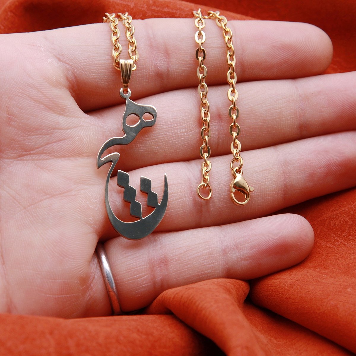 Asoodehdelan Persian Farsi Hich Heech Nothing Necklace Chain Pahlavi Farvahar Persia Art Gift