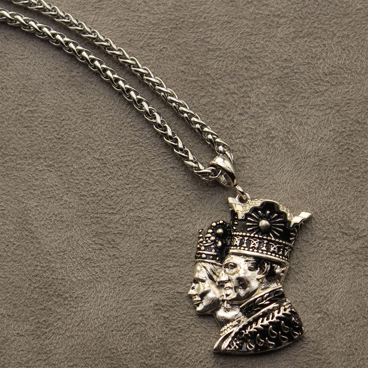 Pahlavi Iranian King and Queen Shah Farah Pendant Necklace Chain
