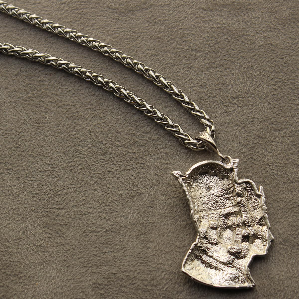Pahlavi Iranian King and Queen Shah Farah Pendant Necklace Chain